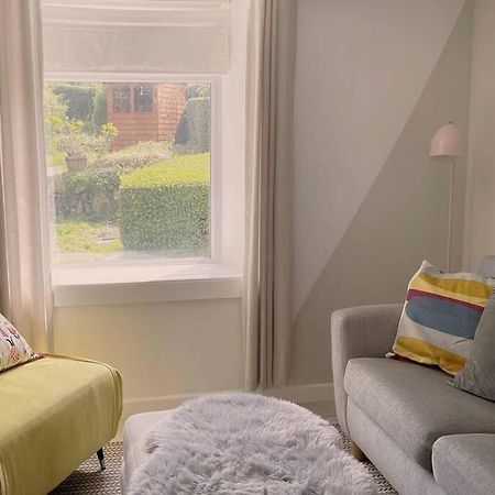 Cosy 2-Bedroom Family Cottage Centrally Located. Leedstown Extérieur photo